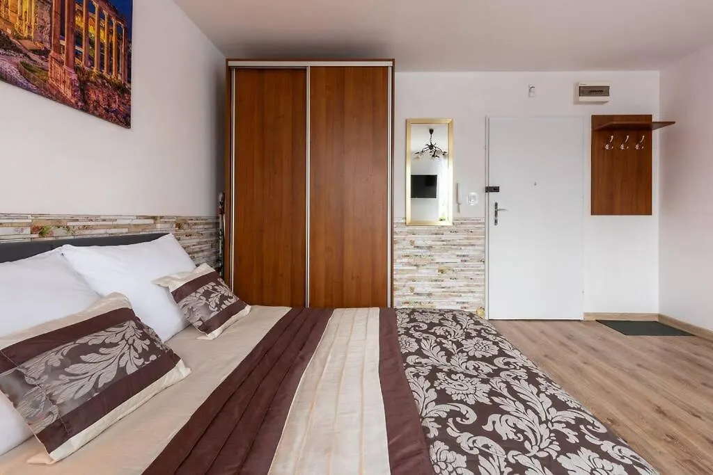 Ap. Olimpia 1 Pok. 2 Osoby, Downtown, Free Parking Apartment Krakow 0*,  Poland